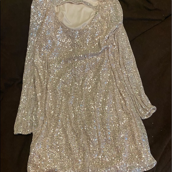 Sparkly dress - Picture 2 of 4